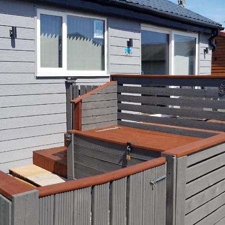 Luxury 2-Bed Modern Chalet In ブリドリントン エクステリア 写真